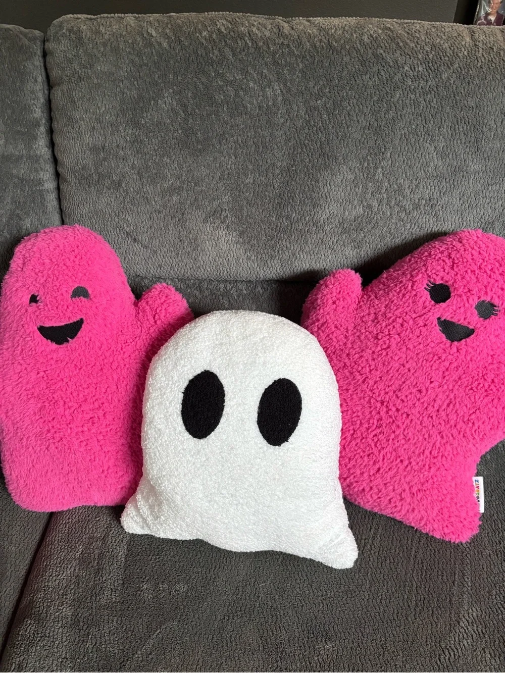 Set of 3 Ghost Halloween Pillows